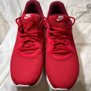 Nike Roshe Red Men 12 Sneakers Very Good Condition